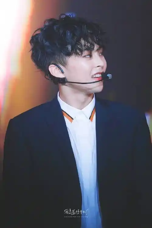 金珉锡新冠痊愈出院#据韩媒,exo成员金珉锡新冠痊愈,目前已经出院