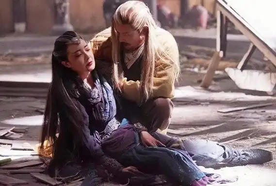 《射雕》新修版:黄药师和梅超风的关系,在旧版早有暗示?