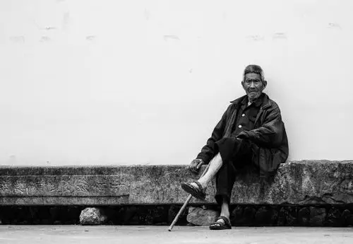 留守老人(黑白一组)