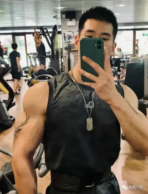 185cm肌肉版赵又廷火了这肉体谁顶得住啊