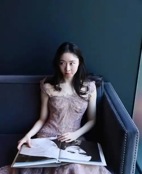 作家陈岚曝光陈露敲诈霍尊两人因900万谈崩女方很有心机