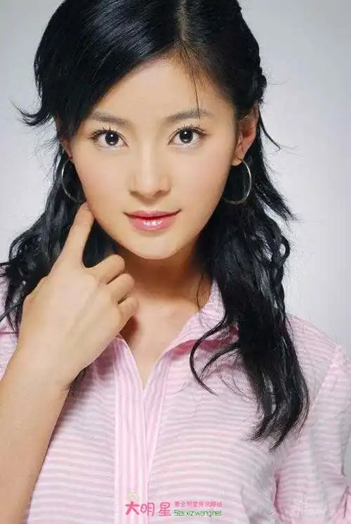 大明星网 大陆明星 > 详细内容 在1984年出生的 王媛可,因为热爱成为