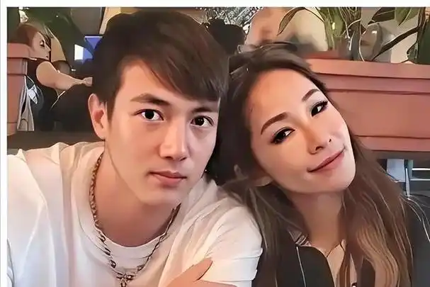 a4大老牛吃嫩草的女星,个个有颜有钱,偏偏对小鲜肉爱不释手