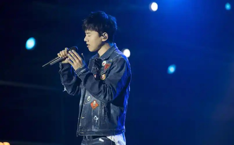 奶爸男神张杰时尚潮流舞台照,图库-回车桌面