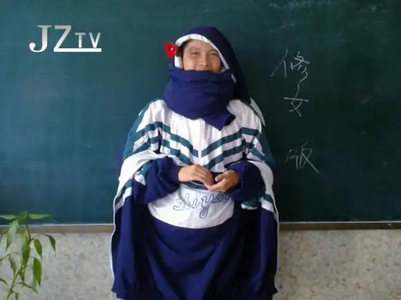 中国校服如何丑得千奇百怪