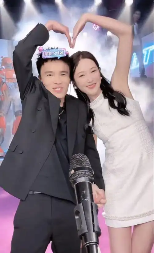 千万网红imp小鬼官宣恋情赵亦舒放弃出国留学荣升老板娘