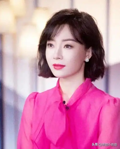 "短发"的正确打开方式:发微卷,不过耳!瞧宋慧乔,陈数多美|脸型|卷发|