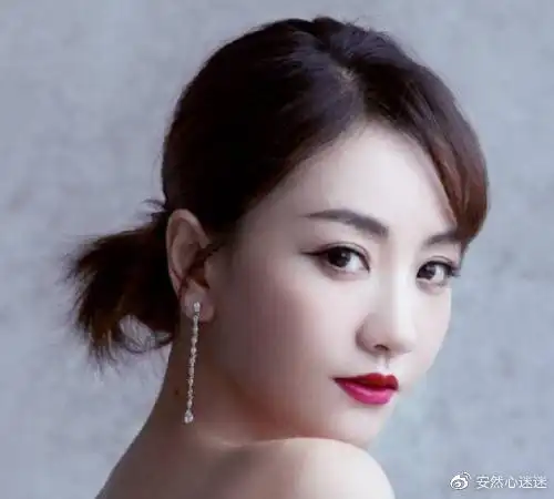 娱乐圈最悲催的女明星,拒绝什么火什么,网友戏称"女版黄晓明"