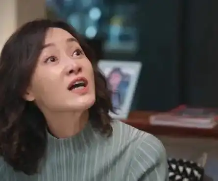 妻子和男同事巴黎游一个月后回来正好参加我二婚婚礼