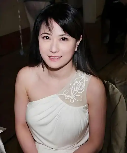 她是"台湾第一美女",离婚2次都是净身出户,前夫念念不忘20年