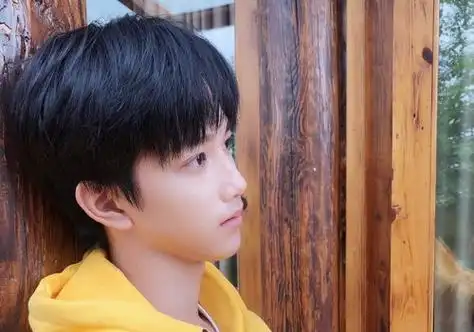 青少年流行短发名字 中学男生齐刘海短发设计打造阳光校草 - 刘海发型