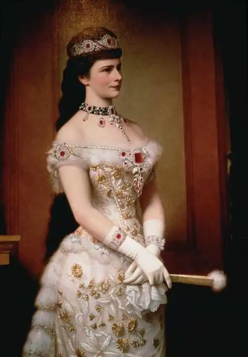 茜茜公主痴迷小蛮腰腰围大于50cm就绝食老照片确实很漂亮