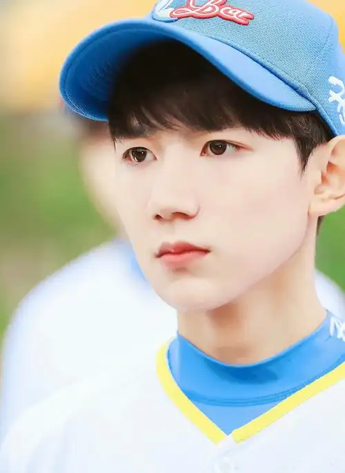 王源晒照颠覆软萌造型改变形象是为单飞做准备吗