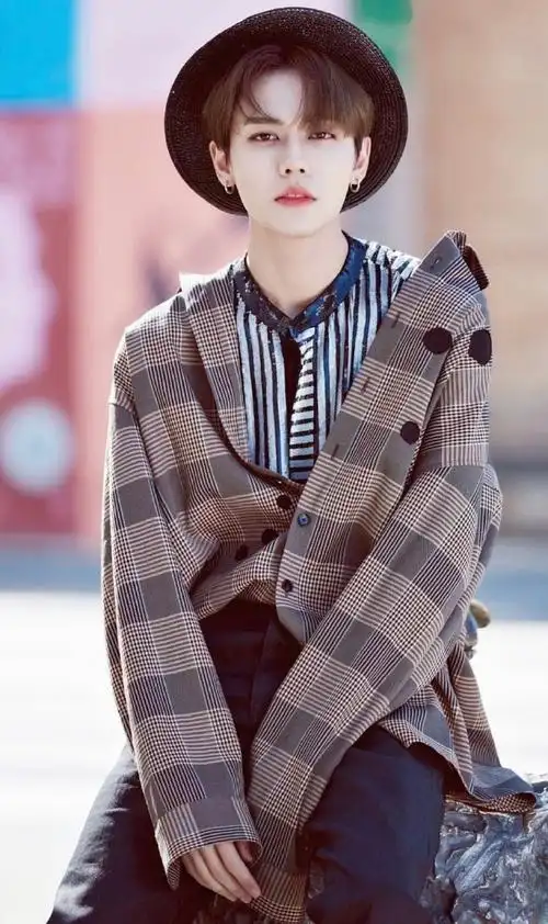 林彦俊#与帽子的适配度很高哇,怎么戴哪一个都这么好看呢