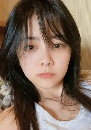 锦衣奶奶坐等2000万福利:谭松韵素颜自拍,任嘉伦为嘉人直播|通天狄仁