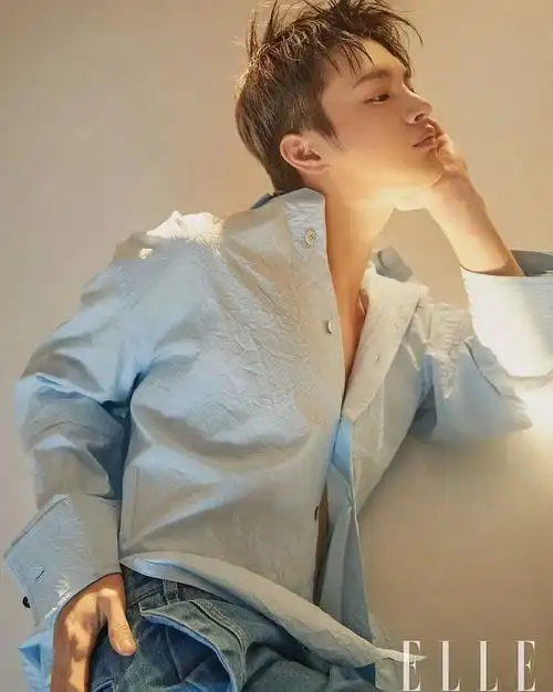 图片现在的徐仁国,对于减脂有了更深的理解,减肥减脂期间的他谢绝淀粉