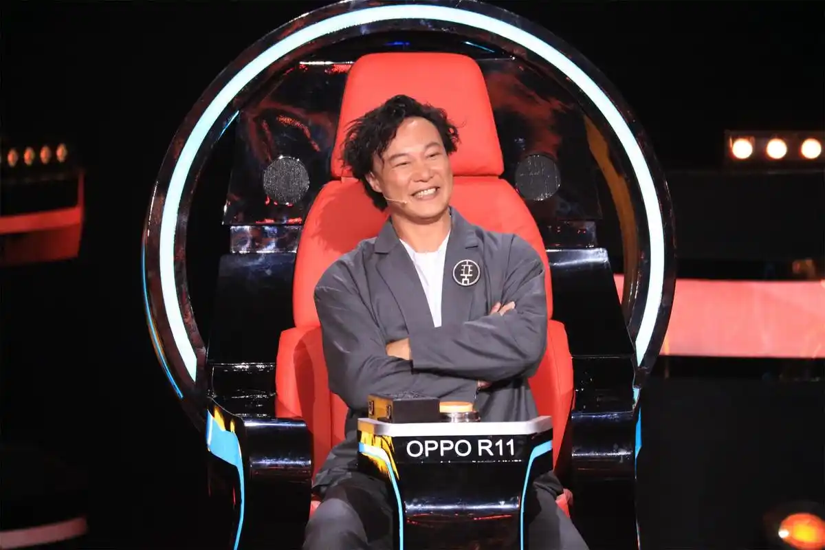 《新歌声》再战"循环大逃杀" 陈奕迅"跪求"那姐放过