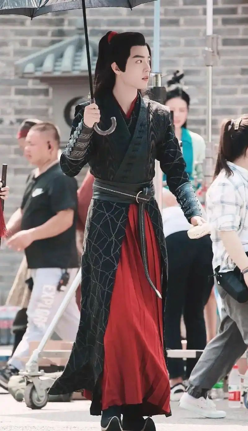 身高183.6 优越的身材比例谁看了不迷糊. #肖战#身 - 抖音