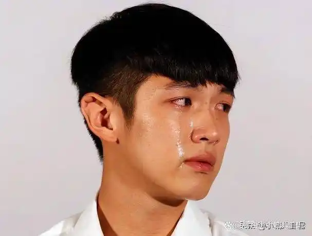 当年,爆火后的柯震东受邀参演《小时代》,《捉妖记》等电影,一时风光