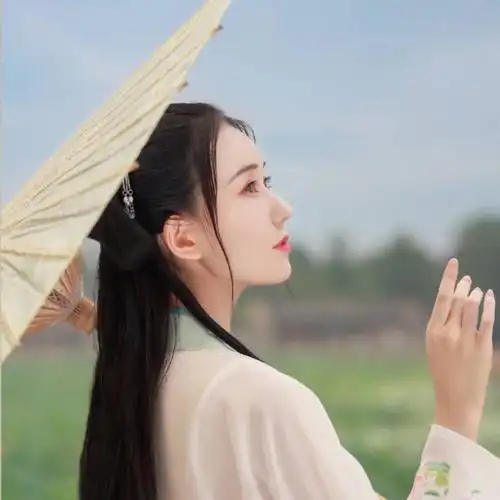 【100张】好看到惊艳的真人古风女生头像!