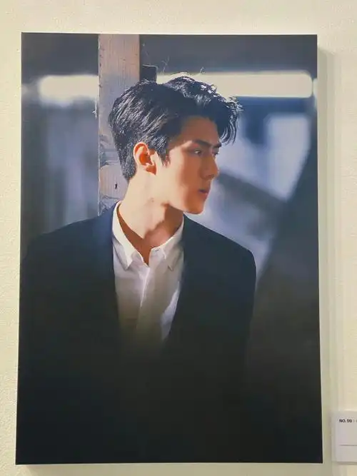 吴世勋超话#吴世勋##吴世勋颜值天才#    没见过的梁渠教授的照片61