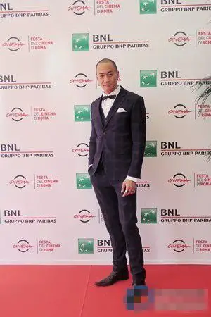 何润东被剃光头蓝瘦香菇三少爷的剑