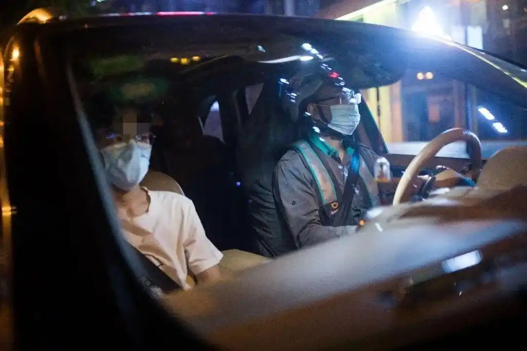 回顾:厦门路虎车内一对男女,激情狂欢2小时,网友:战斗力可以