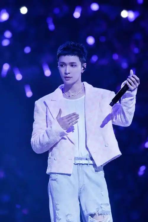 张艺兴广州演唱会##张艺兴2024世界巡演