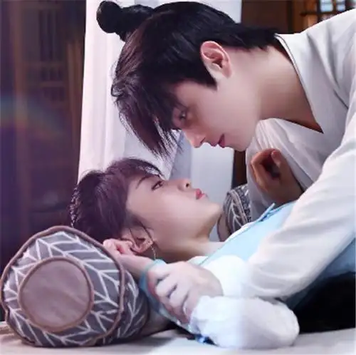 爱奇艺放出"大招",两部新剧定档同1天,朱一龙胡冰卿该追谁?