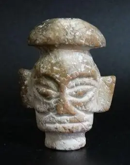 三星堆文化圆冠神人首玉佩