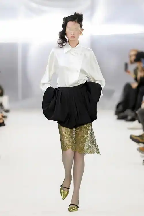 2024春夏女装衬衫t台流行分析:改良衬衫-服装趋势预测-cfw服装设计网