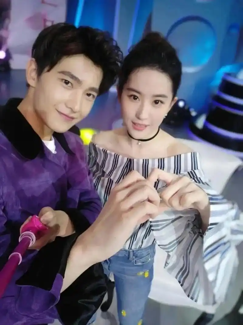 传闻杨洋也追求过刘亦菲,却被无情拒绝(神仙姐姐谁不爱)