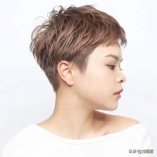 女士短发发型2021年新款短发2022最流行女生中短发型