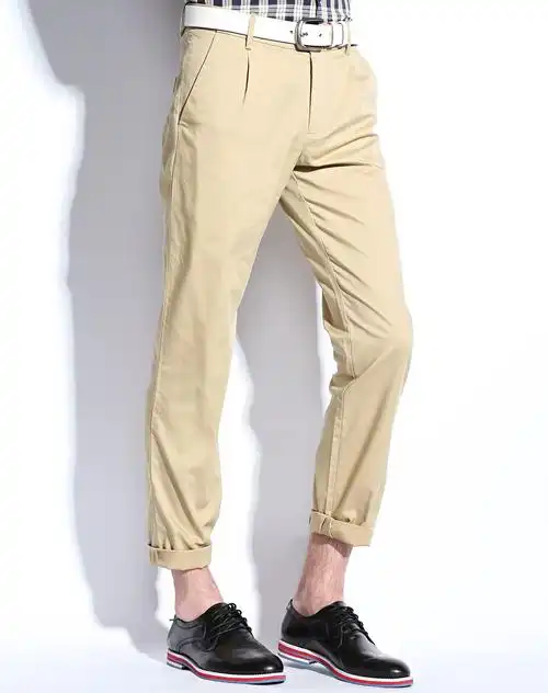 亚麻色时装休闲裤
