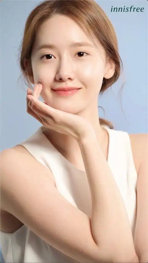 林允儿各大广告穿搭气质真养眼,完美驾驭不同风格,哪款让你喜欢