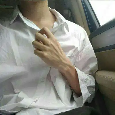 锁骨男_男生头像_我要个性网