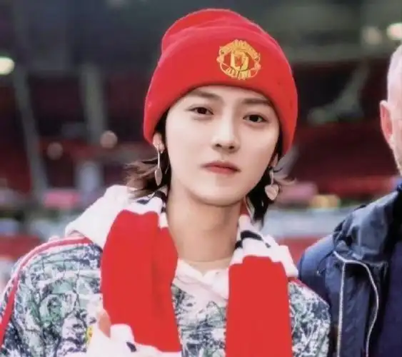 鹿晗像福娃#小鹿从小就是这样的～特别可爱 容易让人亲近的喜庆宝宝