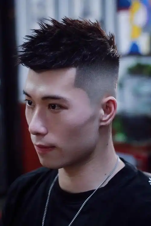 两侧铲短pk男士碎发,你更喜欢哪一种,请说出喜欢他们得优点