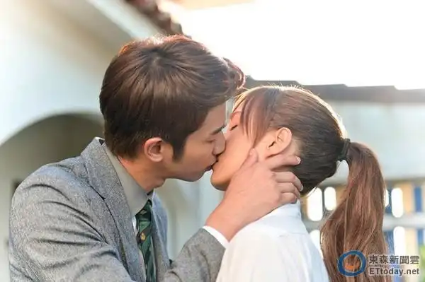 刘以豪终於亲了魏蔓! 女生超紧张「任由他摆布」