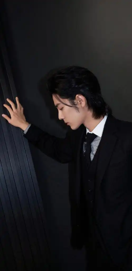 肖战黑西装十五宫格##肖战拉夫劳伦香氛代言人##法越馨镜头下的肖战
