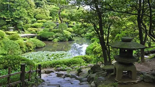 旖旎花园风景摄影高清宽屏桌面壁纸
