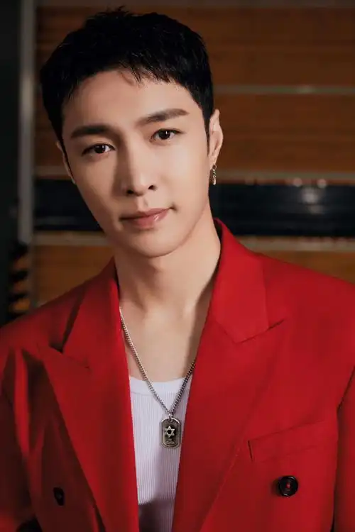 张艺兴让粉丝投票选应援棒##张艺兴演唱会应援棒3d图