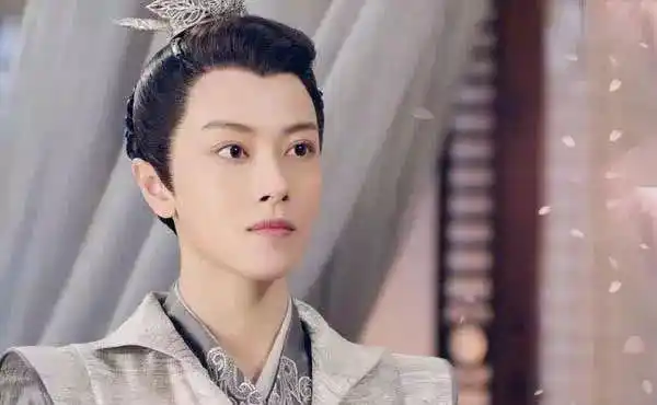 原创明星们女扮男装的照片杨紫太萌颖宝太酷最后一个很经典