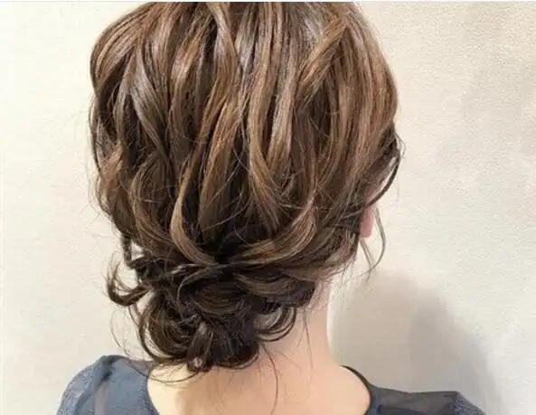 慵懒低位盘发如何扎迷人