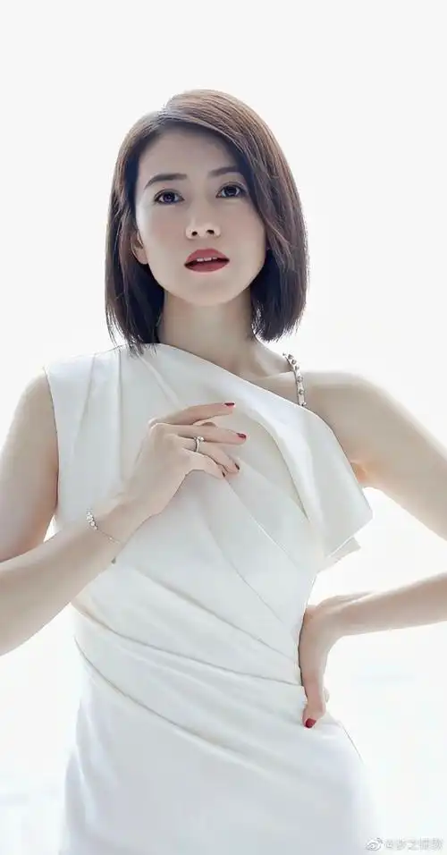 时尚芭莎-艾琪儿