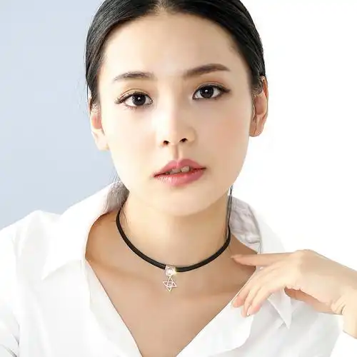 脖子饰品颈带 项链女短款韩国简约锁骨链百搭皮绳颈链 choker项圈