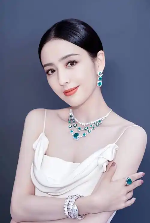 佟丽娅40岁与董璇43岁:顶级体质的永恒魅力_女性_外貌_年龄