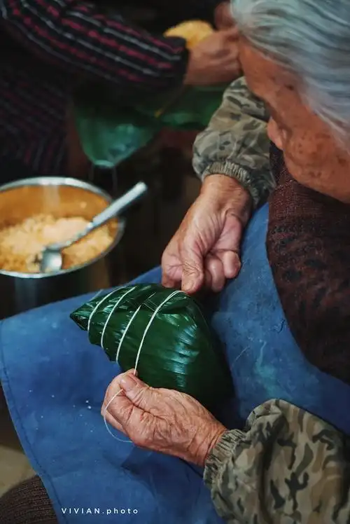 过年包粽子