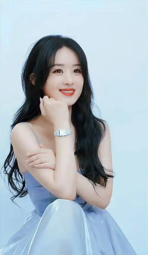 02娱乐资讯:杨紫赵丽颖肖战热巴 杨幂刘诗诗 谭松韵郑业成 黄景瑜