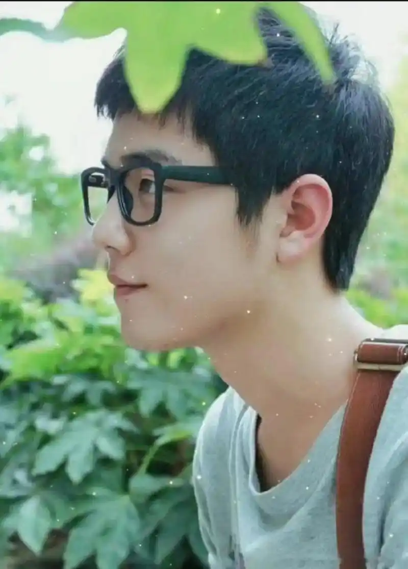 肖战素人时期的一些帅照,你喜欢吗?